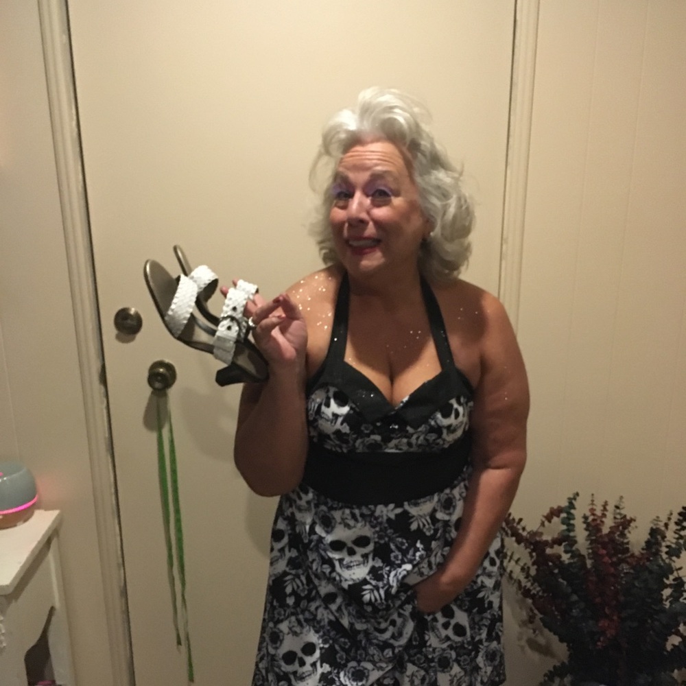 Meet your Posher, Corinne